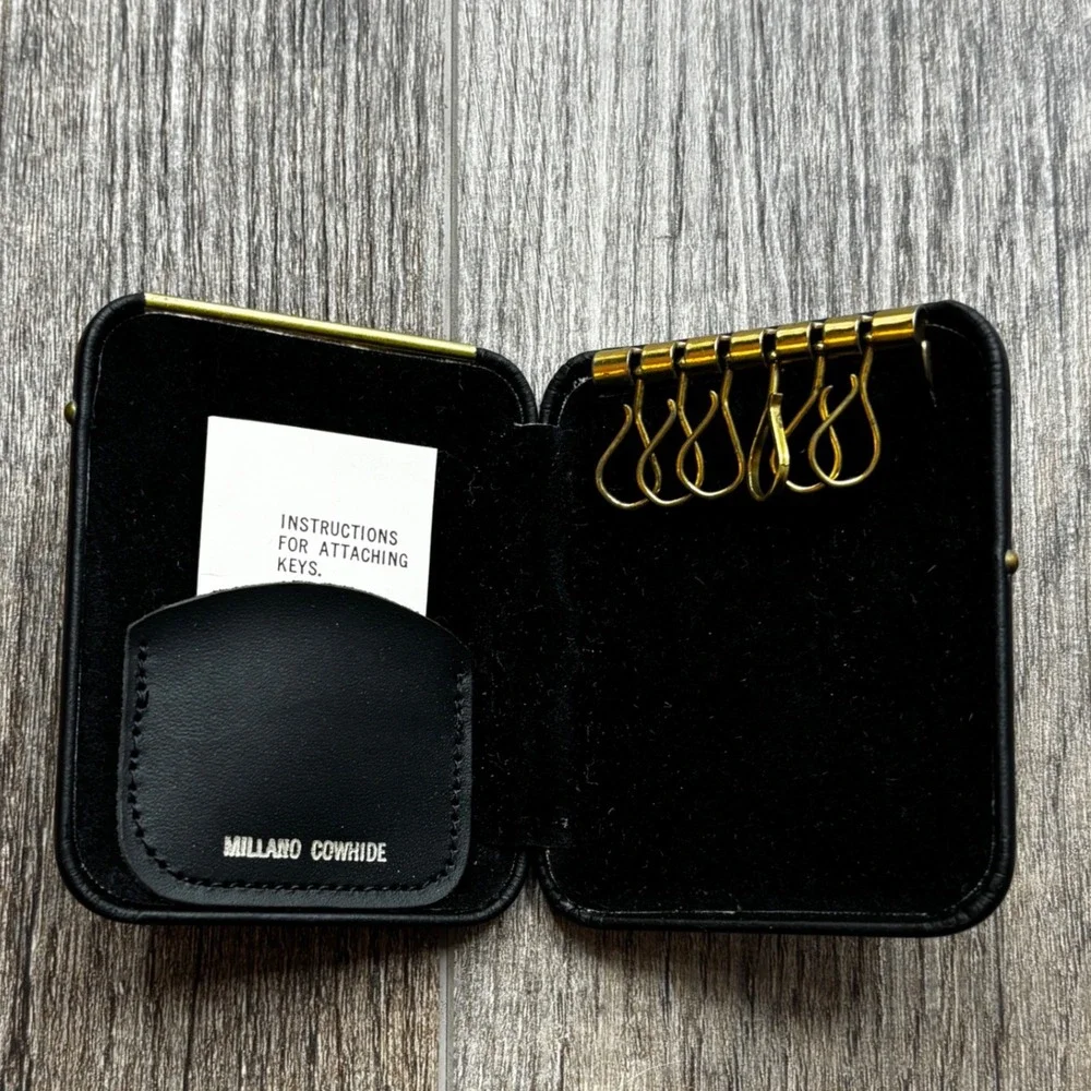 Vintage Millano Cowhide Black Leather 6-Hook Key Case Gold Tone Clamshell Wallet